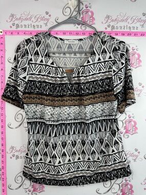 mandee T-shirt Aztec metal detail Black, White & Tan Geometric Short Sleeve Top